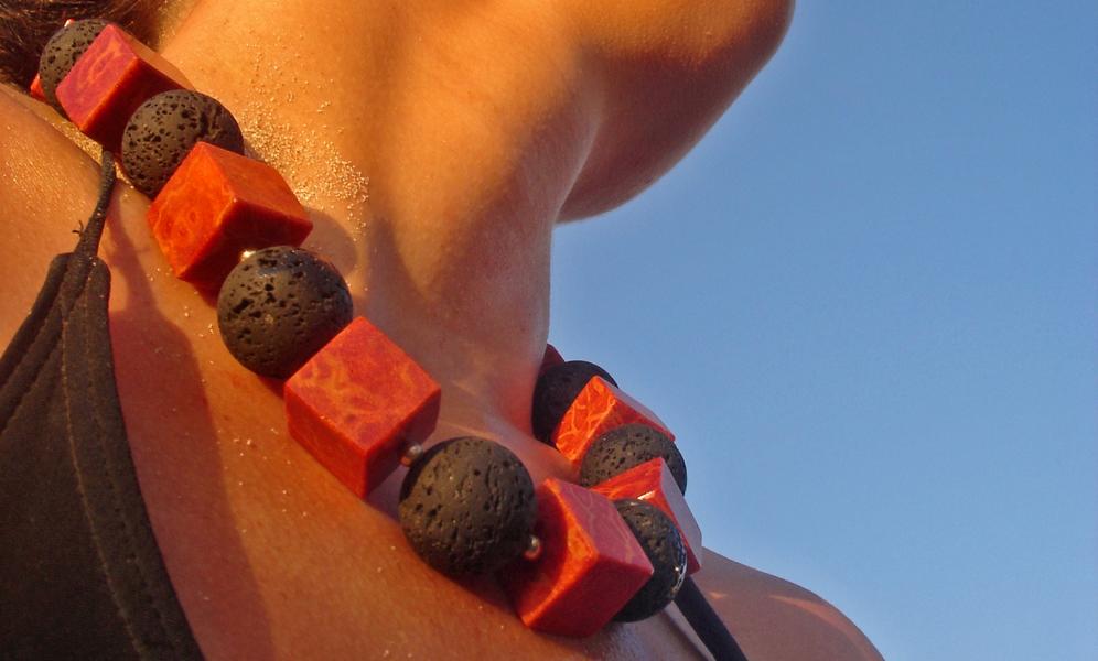 1STone Collier Lava & Coral - Red CubeS