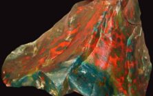 Heliotrop Dragon Blood Stone Rohstein by 1STone Fuerteventura