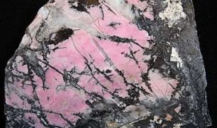 Rhodonit Anschnitt Material by 1STone