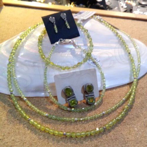 Peridot - facettierter Olivin 1STone WZ 01