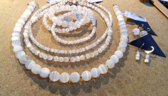 Selenit Edelsteinketten & Armbaender by 1STone